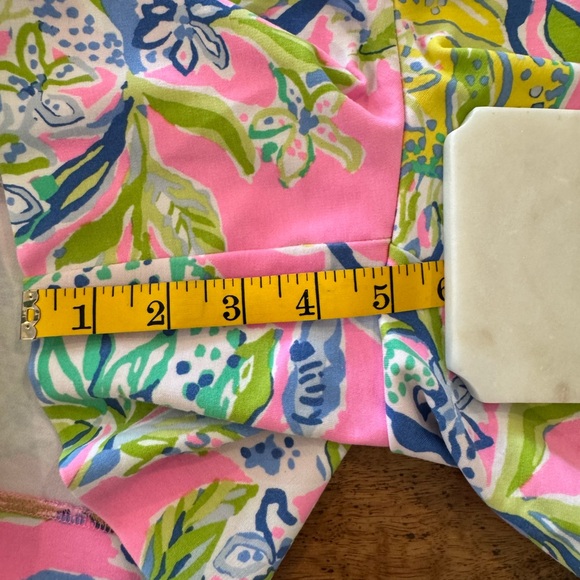 Lilly Pulitzer knit Callahan shorts in Squeeze the Day. Size 12 - Picture 7 of 7